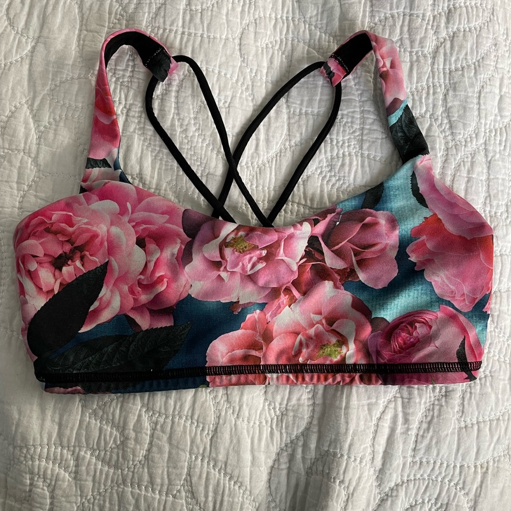 Lululemon sports bra